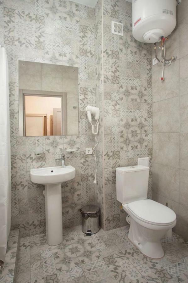 Fanfan Hotel Odessa Buitenkant foto