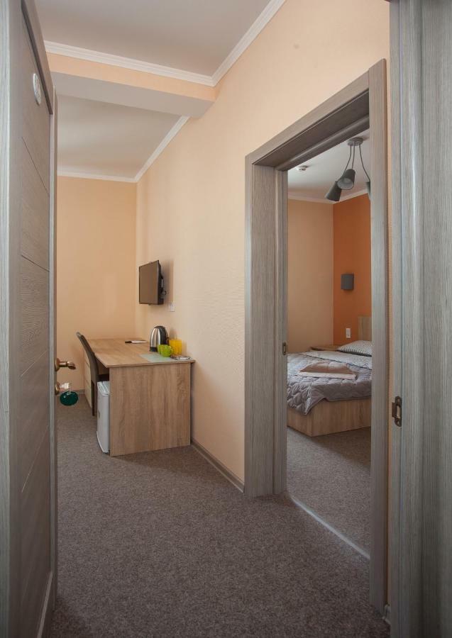 Fanfan Hotel Odessa Buitenkant foto