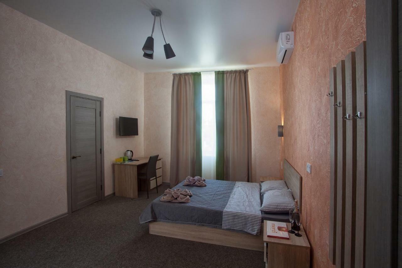 Fanfan Hotel Odessa Buitenkant foto
