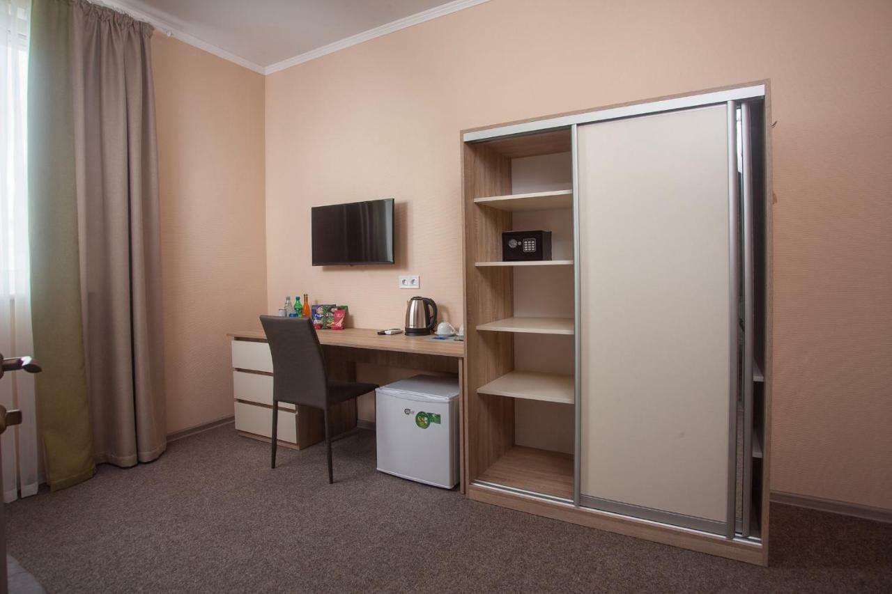 Fanfan Hotel Odessa Buitenkant foto